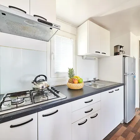 Eurocamp Mobile Homes Kastanija Camping *