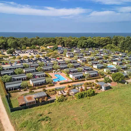 Parque de Campismo Eurocamp Mobile Homes Kastanija *
