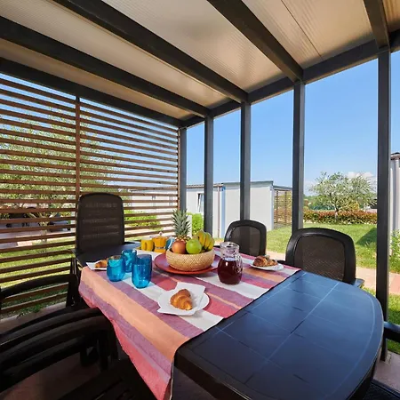 Eurocamp Mobile Homes Kastanija Parque de Campismo Novigrad Istria